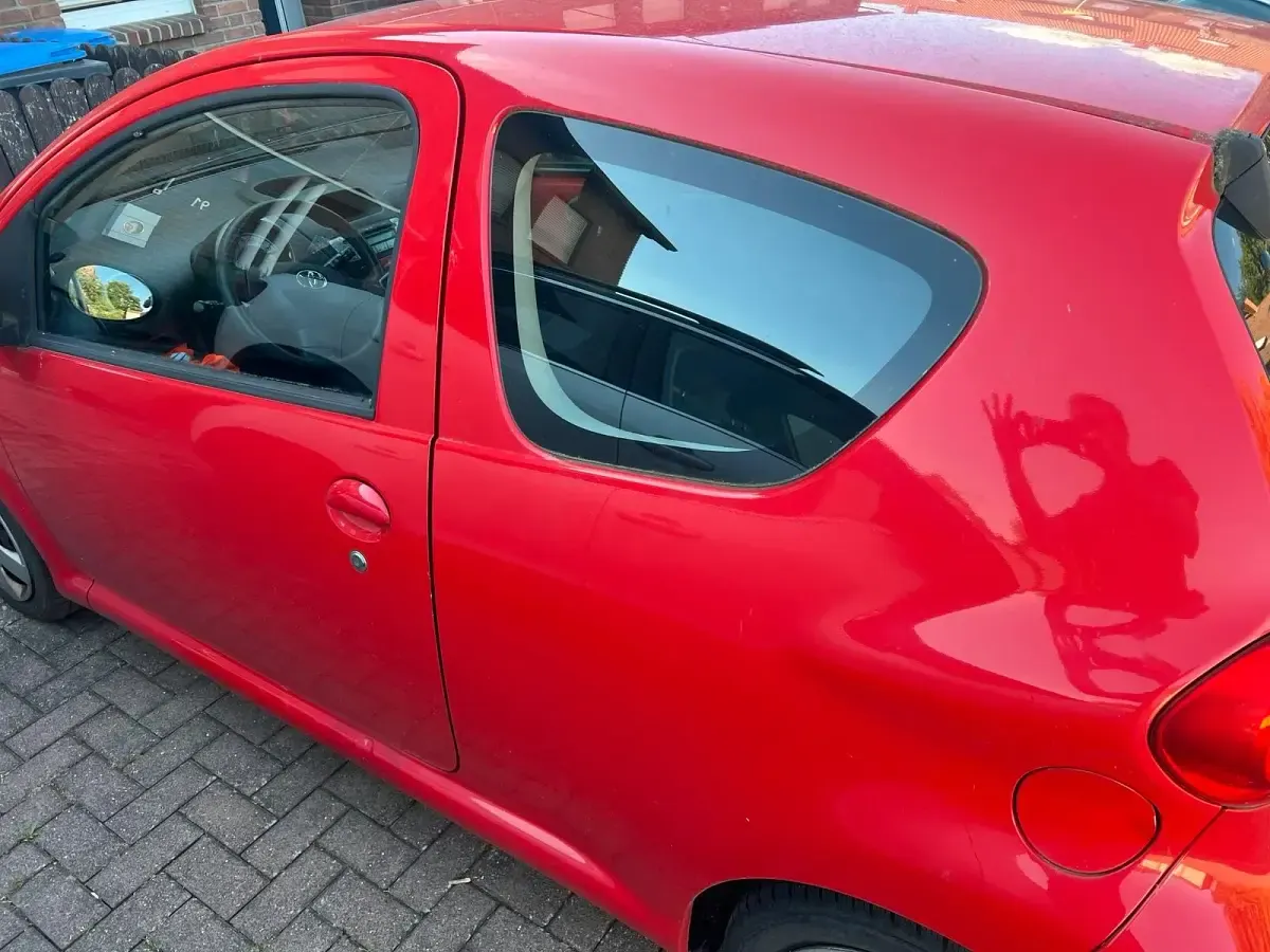 Gebraucht Toyota Aygo 67 PS (49 kW) 2007 Rot Kleinwagen