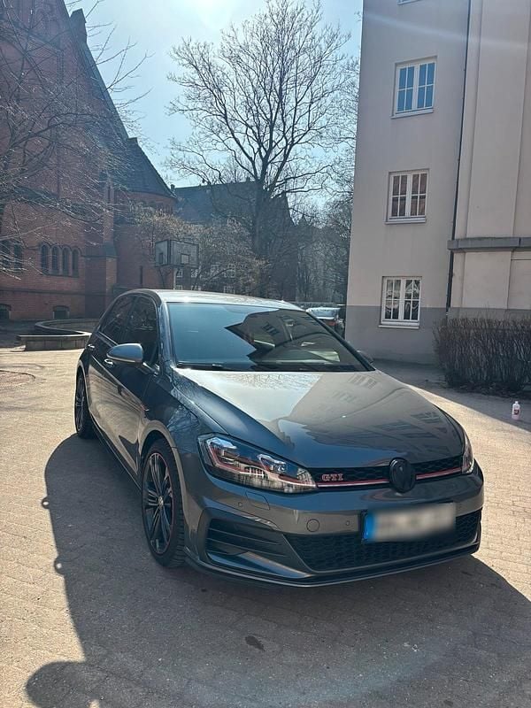 Gebraucht VW Golf VII GTI 300 PS (220 kW) 2018 Grau Kleinwagen