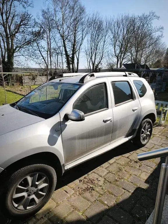 Gebraucht Dacia Duster Essentiel 114 PS (83 kW) 2016 Silber SUV