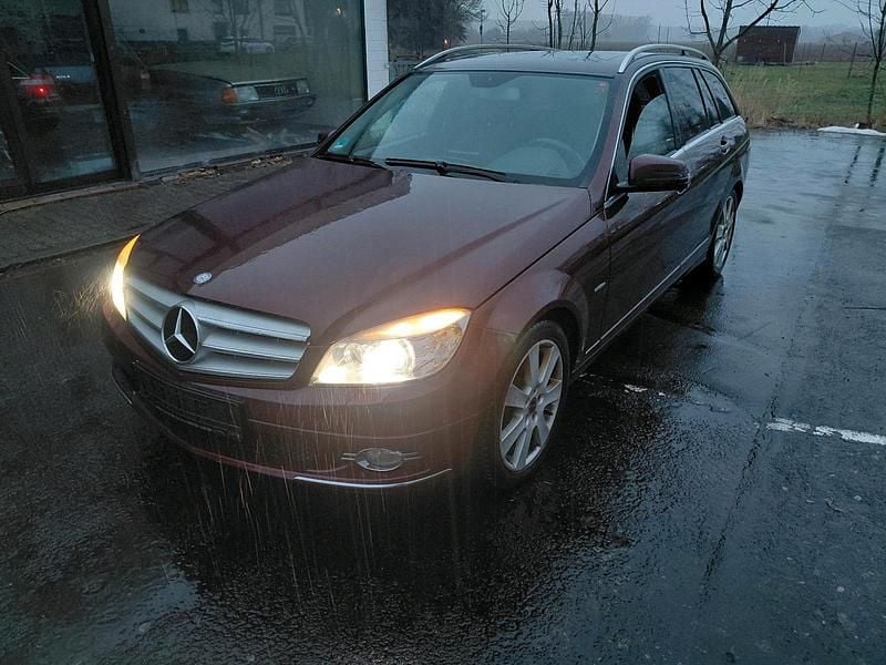 Gebraucht Mercedes C320 Avantgarde 225 PS (165 kW) 2009 Violet Kombi