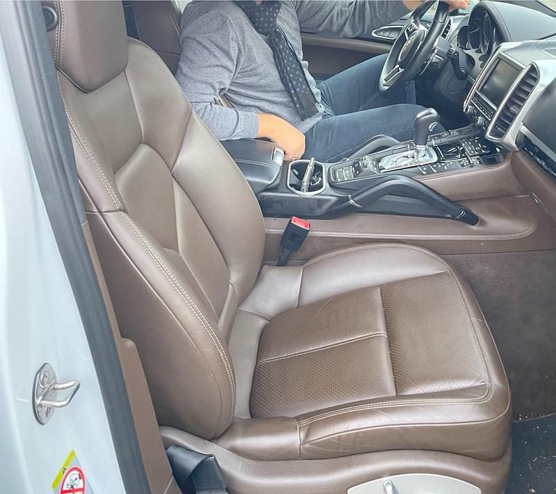 Gebraucht Porsche Cayenne 262 PS (192 kW) 2015 Weiß SUV