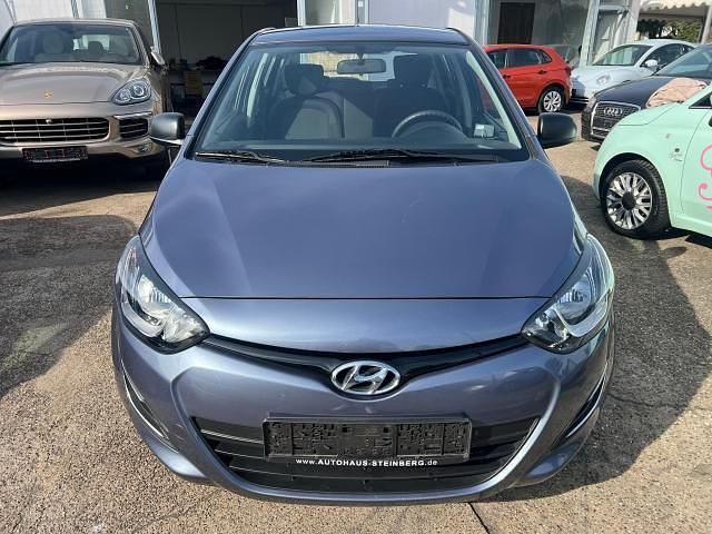 Gebraucht Hyundai i20 Style 101 PS (74 kW) 2014 Grau Kleinwagen