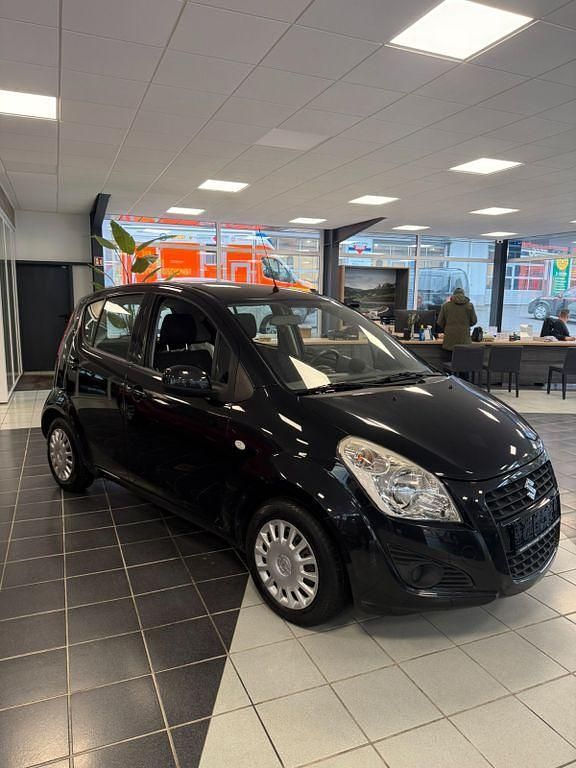 Gebraucht Suzuki Splash Basic 68 PS (50 kW) 2013 Schwarz Kleinwagen