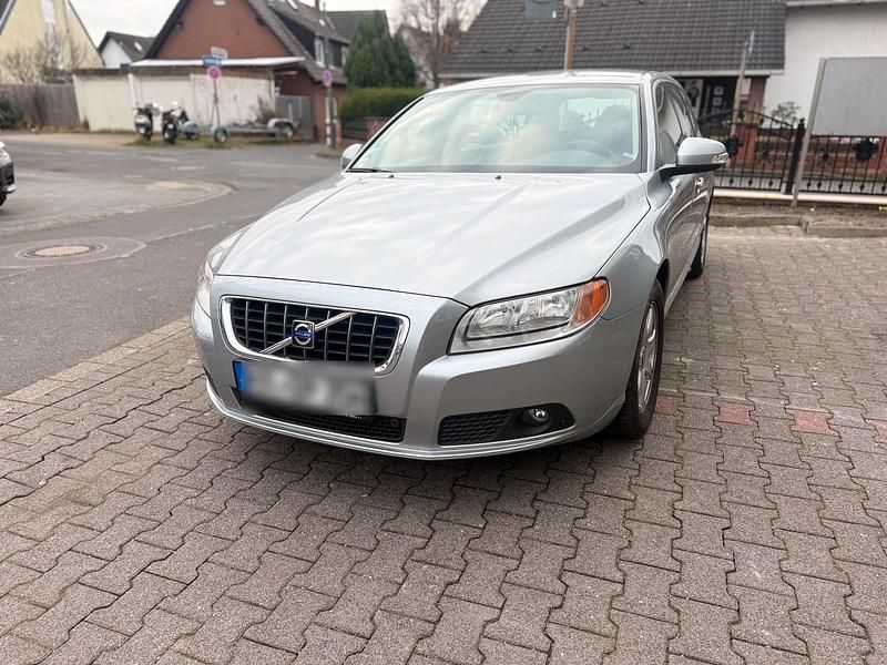 Silber Gebraucht 2008 Volvo V70 Kombi | 5.700 € (Fairer Preis) - Bild 1/4