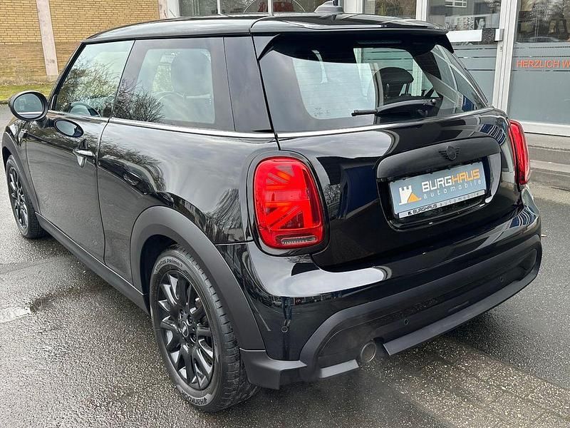 Second-hand Mini ONE 102 CP (75 kW) 2022 Negru Hatchback