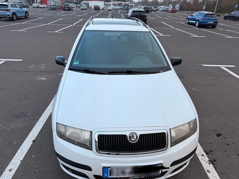 Weiß Gebraucht 2007 Skoda Fabia Kombi | 1.990 € (Guter Preis) - Bild 1/4