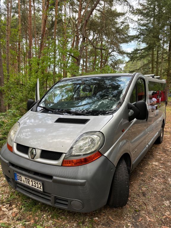 Silber Gebraucht 2005 Renault Trafic Van | 3.500 € (Fairer Preis) - Bild 1/4