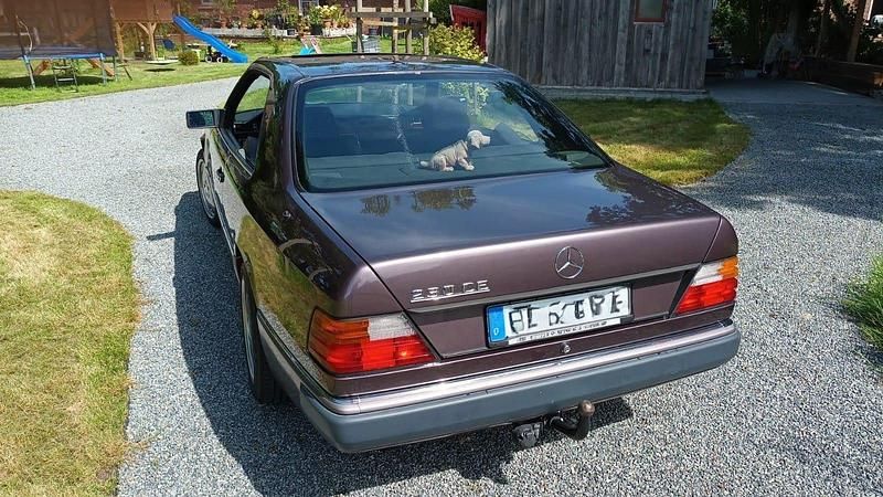 Gebraucht Mercedes 230 136 PS (100 kW) 1991 Andere farben Coupé