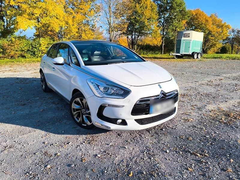 Weiß Gebraucht 2013 Citroën DS5 Sport Chic Kleinwagen | 7.000 € (Fairer Preis) - Bild 1/4