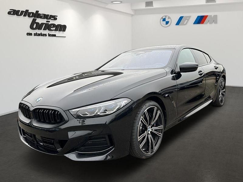 Black sapphire metallic Gebraucht 2024 BMW 840 Performance Coupé | 89.923 € - Bild 1/4