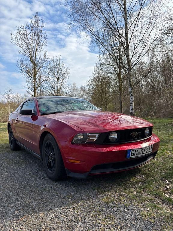 Gebraucht Ford Mustang 309 PS (227 kW) 2010 Rot Coupé