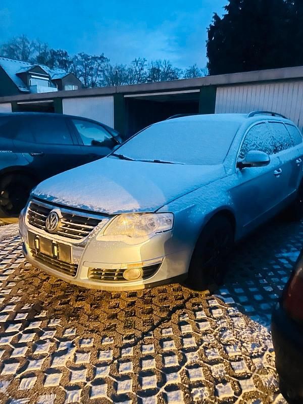 Gebraucht VW Passat 140 PS (102 kW) 2005 Blau Coupé