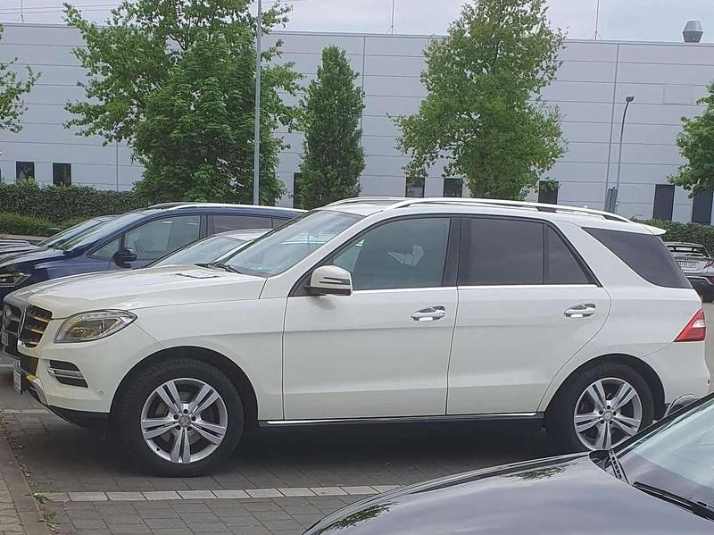 Gebraucht Mercedes ML350 258 PS (189 kW) 2013 Weiß SUV