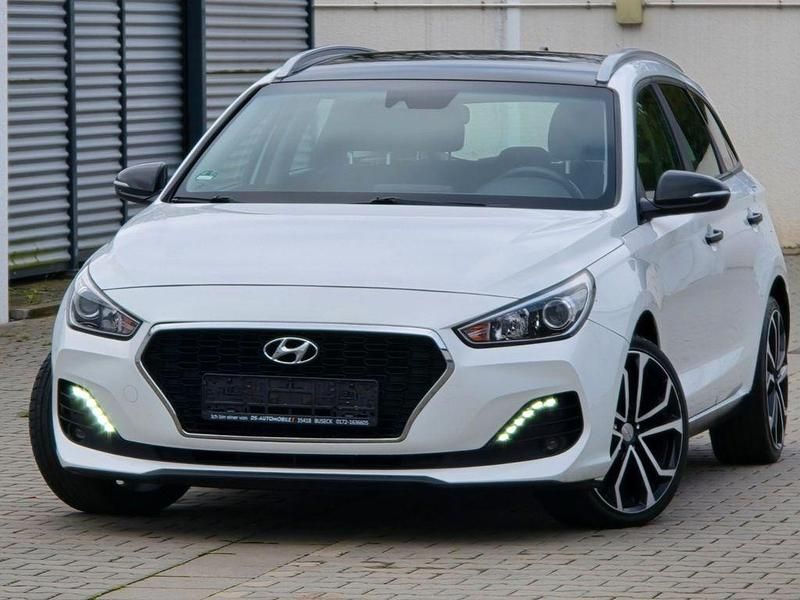 Weiß Gebraucht 2019 Hyundai i30 Trend Kombi | 11.999 € (Fairer Preis) - Bild 1/4
