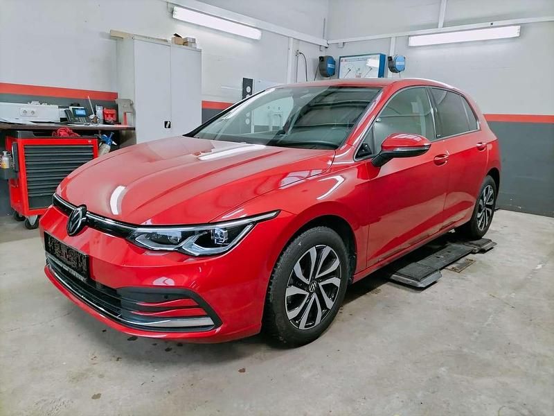 Gebraucht VW Golf VIII Active 131 PS (96 kW) 2022 Kings red metallic Limousine