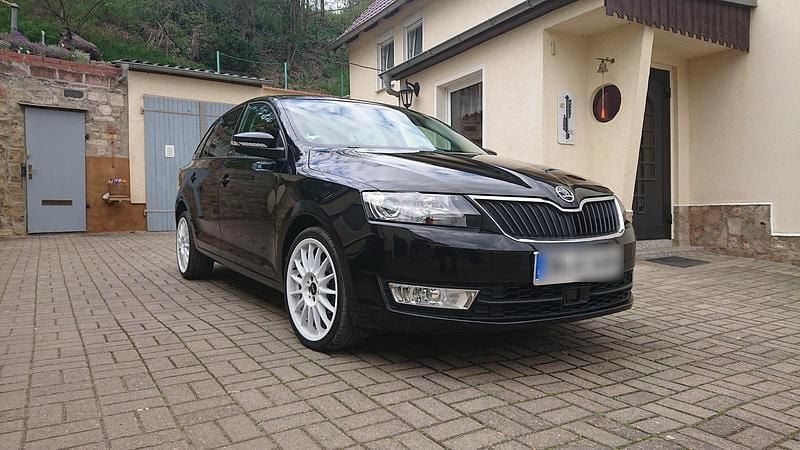 Schwarz Gebraucht 2016 Skoda Rapid Joy Kleinwagen | 8.200 € (Fairer Preis) - Bild 1/4