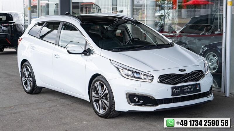 Weiß Gebraucht 2018 Kia Ceed Sportswagon Platinum Kombi | 17.490 € (Fairer Preis) - Bild 1/4