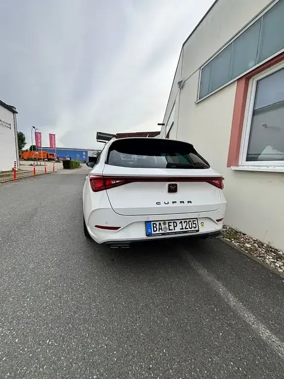 Gebraucht Cupra Leon 150 PS (110 kW) 2024 Weiß Limousine