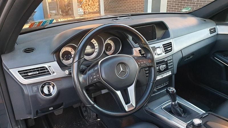 Gebraucht Mercedes E250 Avantgarde 204 PS (150 kW) 2014 Grau Kombi