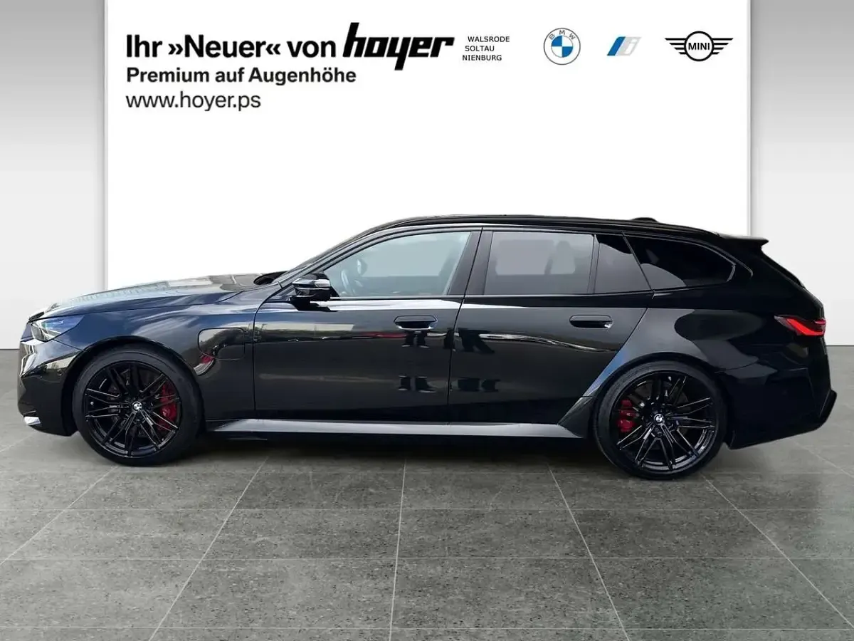 Gebraucht BMW M5 Sport Line 727 PS (534 kW) 2025 Saphirschwarz Kombi