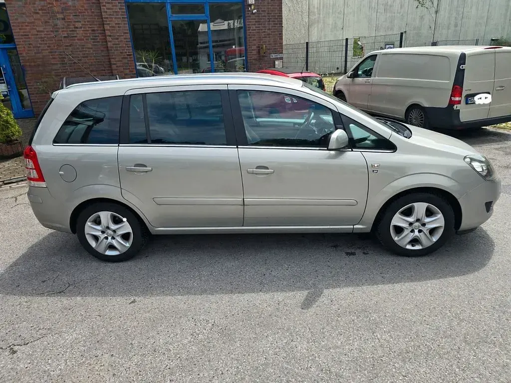 Gebraucht Opel Zafira 140 PS (102 kW) 2010 Grau Van / Kleinbus