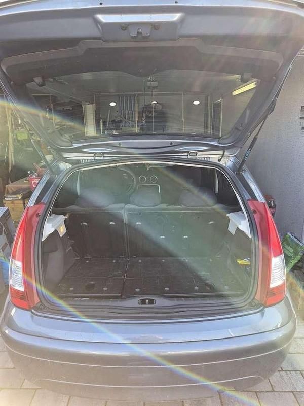 Gebraucht Citroën C3 Comfort 73 PS (53 kW) 2008 Lackierung eisengrau/metallic Kleinwagen