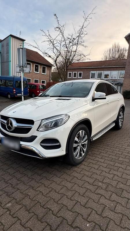 Weiß Gebraucht 2015 Mercedes GLE350 Coupé | 27.950 € (Fairer Preis) - Bild 1/4