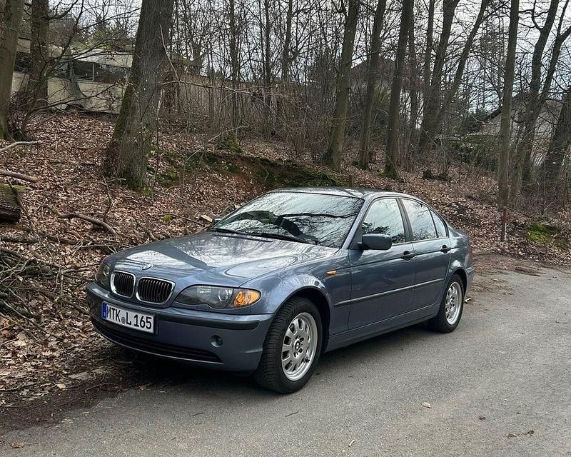 Second-hand BMW 316 116 CP (85 kW) 2003 Albastru Berlinǎ
