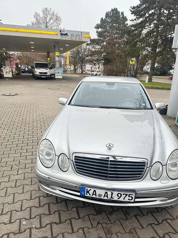 Gebraucht Mercedes E350 Classic 272 PS (200 kW) 2005 Limousine