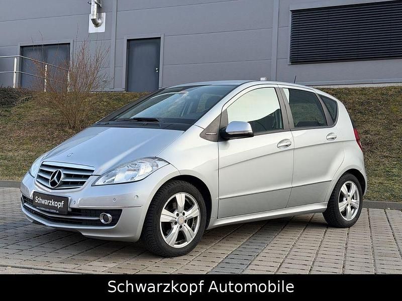 Gebraucht Mercedes A160 Avantgarde 95 PS (69 kW) 2010 Silber Limousine