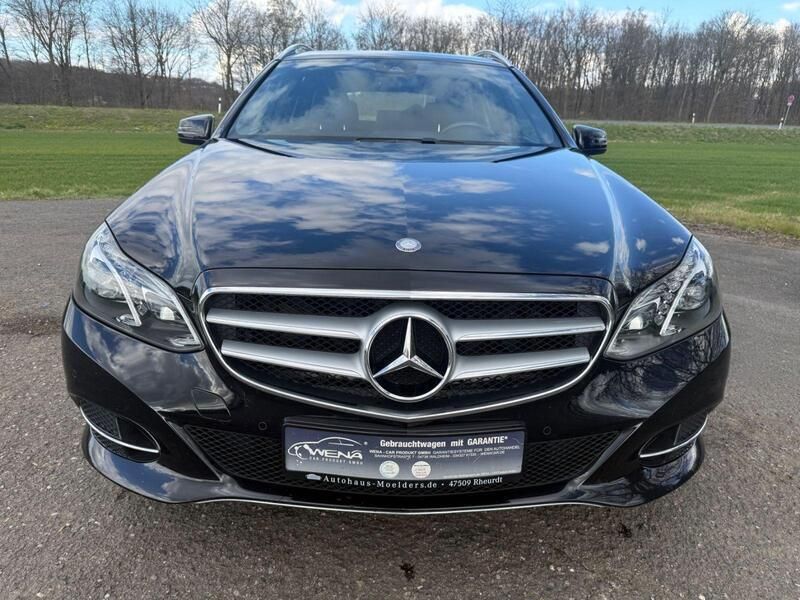 Schwarz Gebraucht 2014 Mercedes E250 Kombi | 16.750 € (Guter Preis) - Bild 1/4