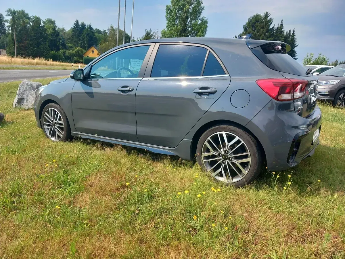 Gebraucht Kia Rio GT-Line 120 PS (88 kW) 2021 (prg) perennial grey m Kleinwagen