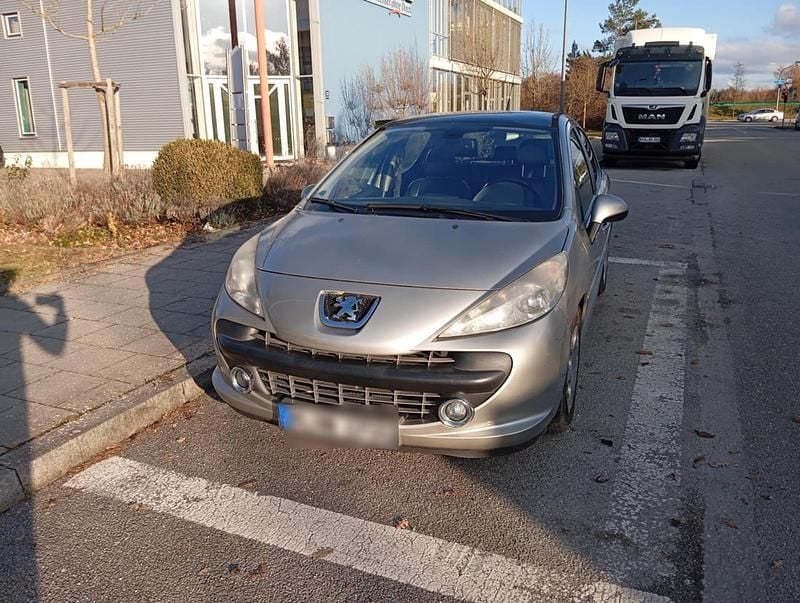 Gebraucht Peugeot 207 110 PS (80 kW) 2008 Grau Kleinwagen