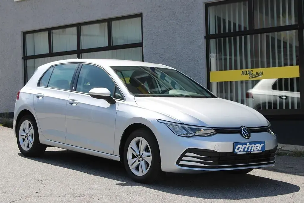Gebraucht VW Golf VIII Life 116 PS (85 kW) 2022 Silber Limousine
