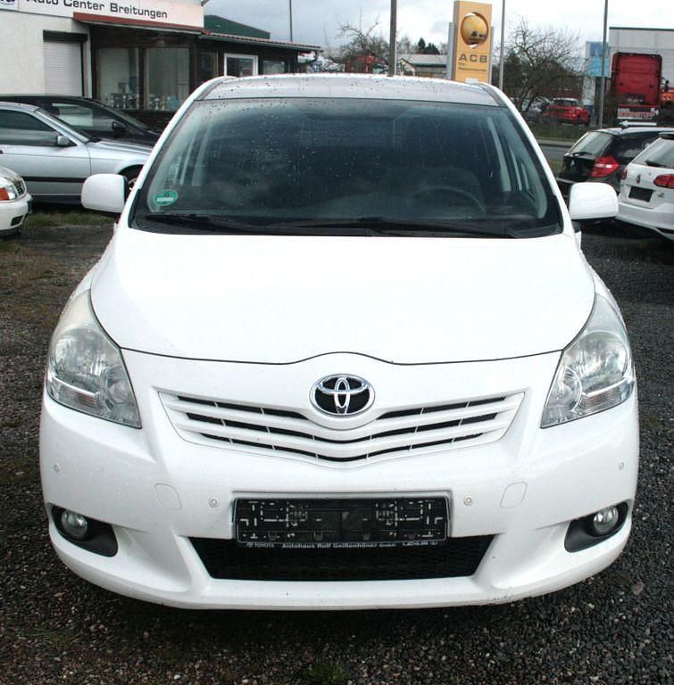 Gebraucht Toyota Verso Edition 147 PS (108 kW) 2011 Weiß Van / Kleinbus