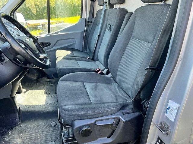 Second-hand Ford Transit Trend 131 CP (96 kW) 2018 Argintiu Monovolum
