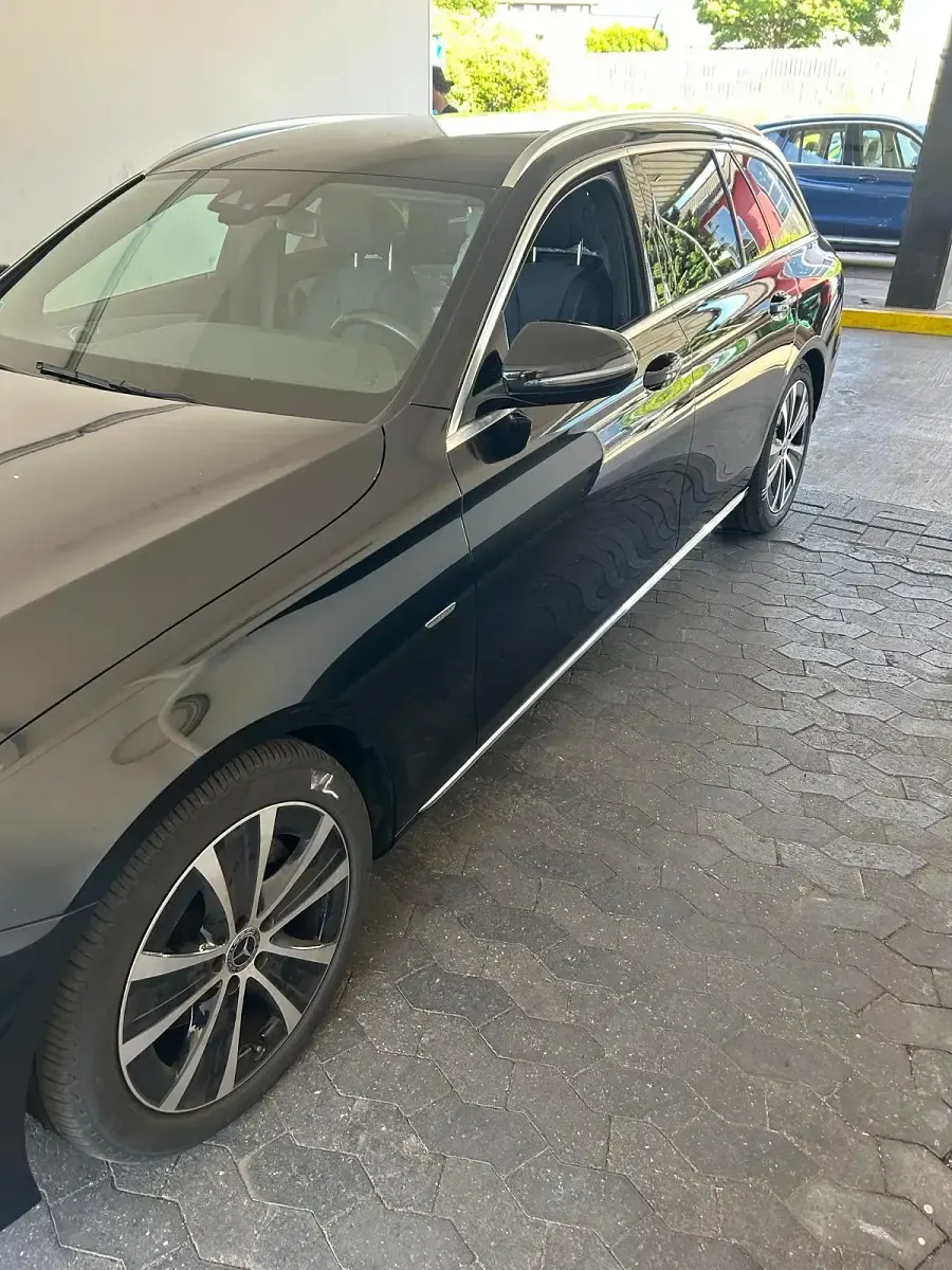Gebraucht Mercedes E220 194 PS (142 kW) 2019 Schwarz Kombi