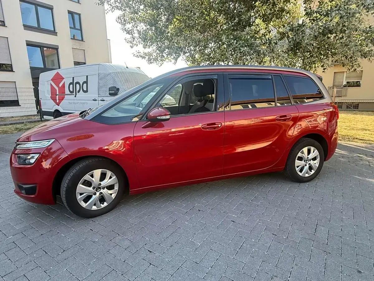 Gebraucht Citroën C4 SpaceTourer SELECTION 131 PS (96 kW) 2016 Lackierung rot Van / Kleinbus