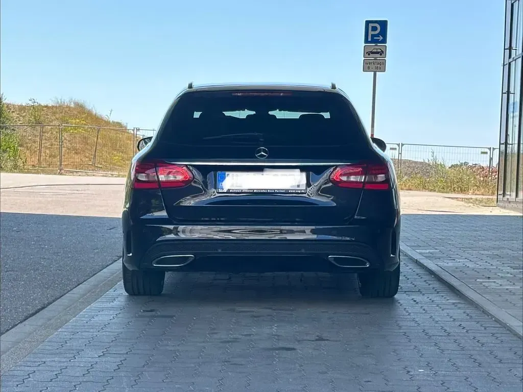 Gebraucht Mercedes C250 AMG line 204 PS (150 kW) 2016 Schwarz Limousine