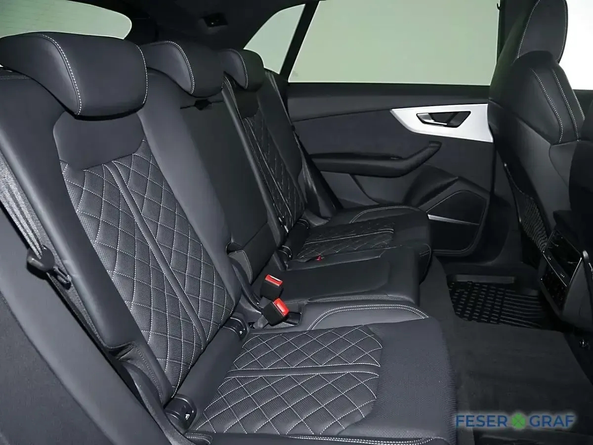 Gebraucht Audi Q8 Ambiente 286 PS (210 kW) 2025 Daytonagrau perleffekt SUV
