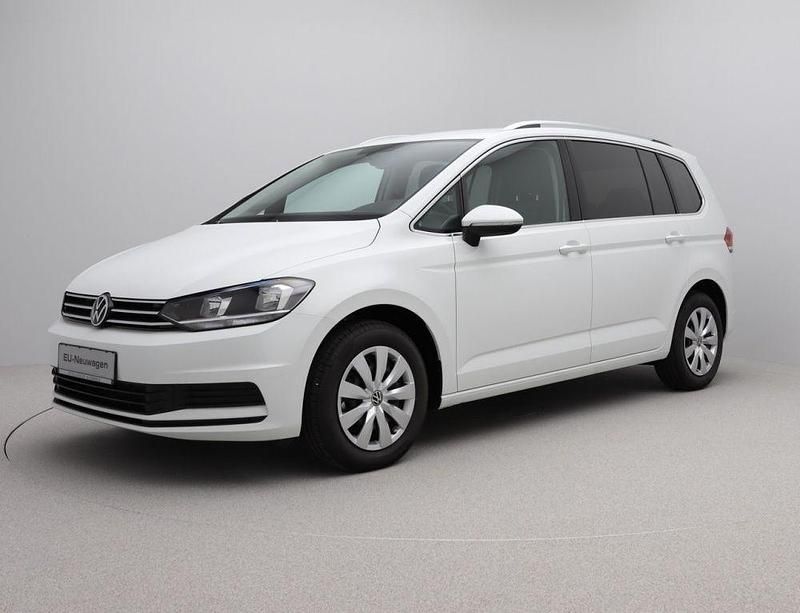 Neu VW Touran 150 PS (110 kW) 2026 Schwarz Van / Kleinbus