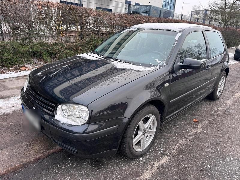 Schwarz Gebraucht 2003 VW Golf IV Kleinwagen | 1.850 € (Guter Preis) - Bild 1/4