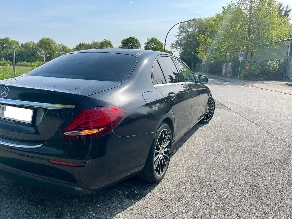 Second-hand Mercedes E200 150 CP (110 kW) 2018 Negru Berlinǎ