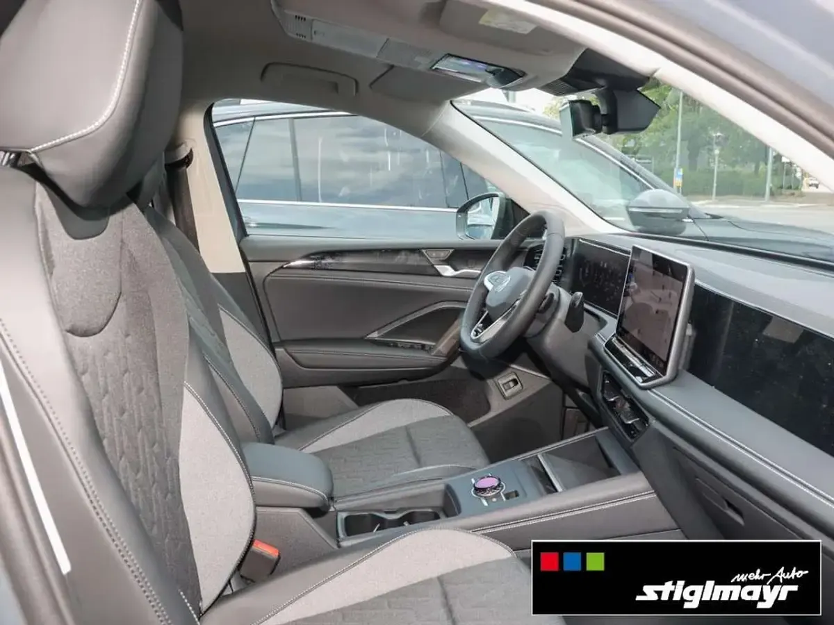 Neu VW Tiguan 150 PS (110 kW) 2026 Delfingrau metallic SUV