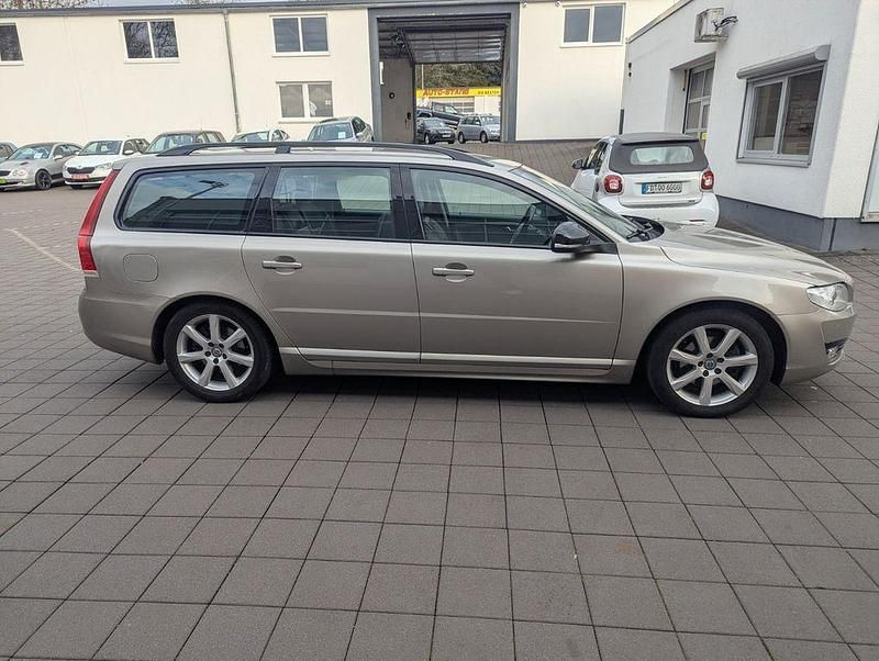 Gebraucht Volvo V70 120 PS (88 kW) 2015 Grau Kombi