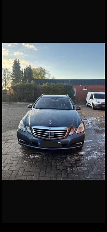 Second-hand Mercedes E250 204 CP (150 kW) 2009 Gri Break