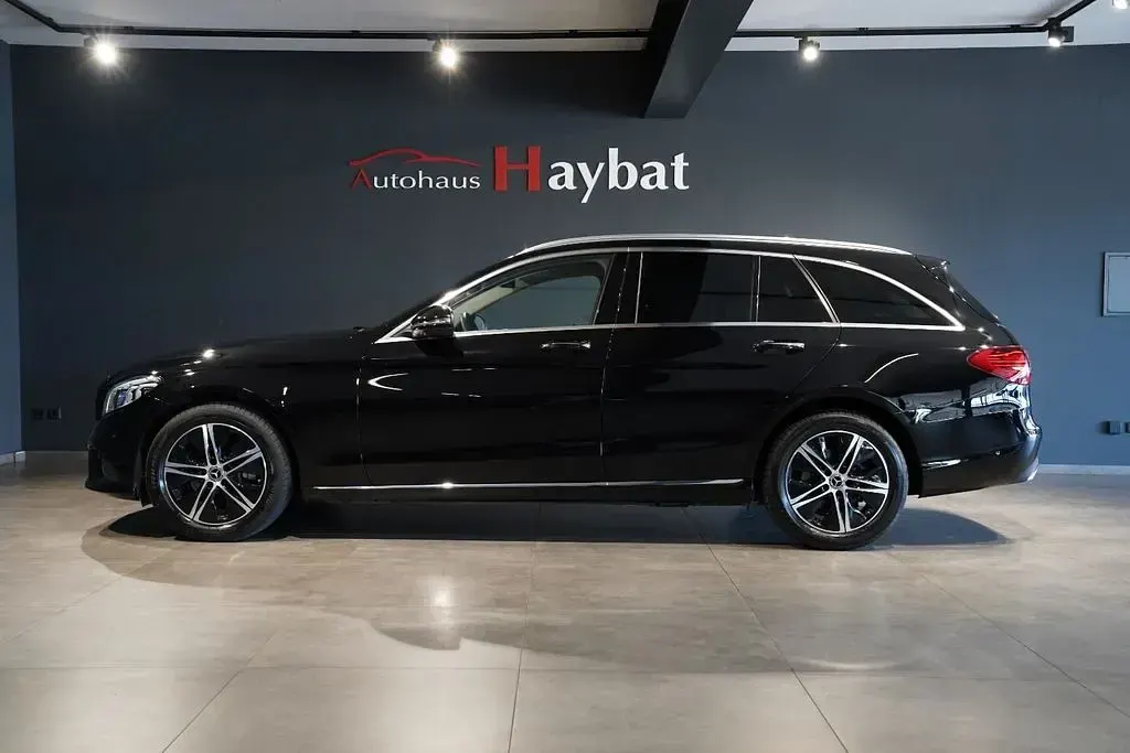 Gebraucht Mercedes C220 194 PS (142 kW) 2020 Schwarz Limousine
