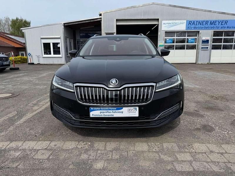 Gebraucht Skoda Superb Premium Edition 200 PS (147 kW) 2022 Cerna magic/black magic Kombi