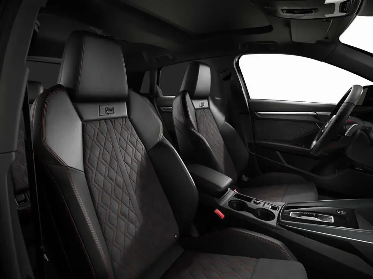 Gebraucht Audi A3 Sport 272 PS (200 kW) 2026 Mythosschwarz Limousine
