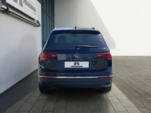 Gebraucht VW Tiguan Allspace 150 PS (110 kW) 2024 Deep black perleffekt SUV